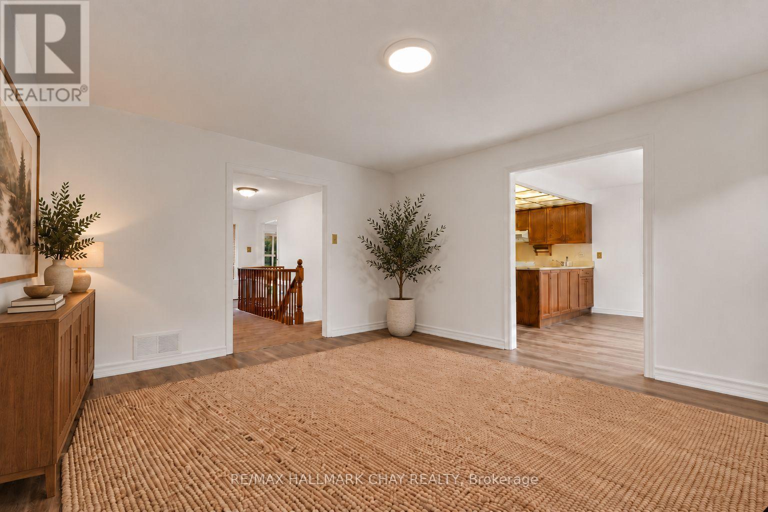 102 Steel Street, Barrie, Ontario  L4M 2E9 - Photo 6 - S13864046