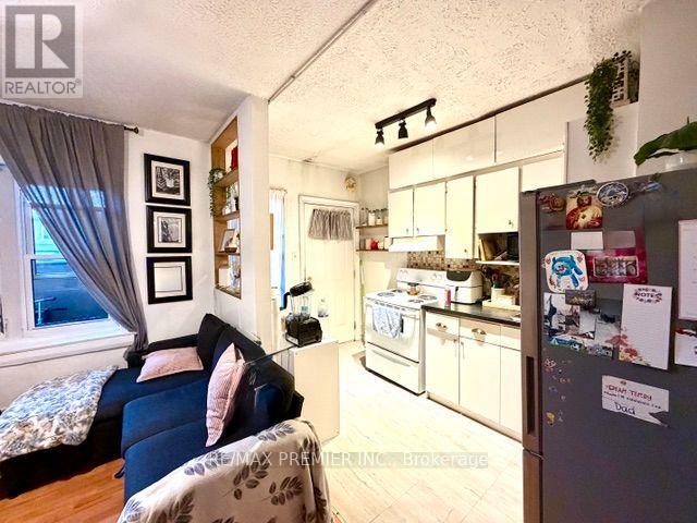 1193 St Clair Avenue W, Toronto, Ontario  M6E 1B5 - Photo 4 - W13863856