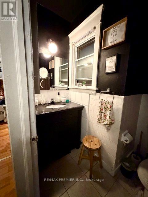 1193 St Clair Avenue W, Toronto, Ontario  M6E 1B5 - Photo 9 - W13863856