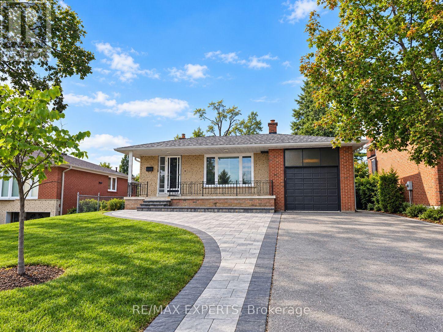 24 ROSKELL CRESCENT, toronto (york university heights), Ontario