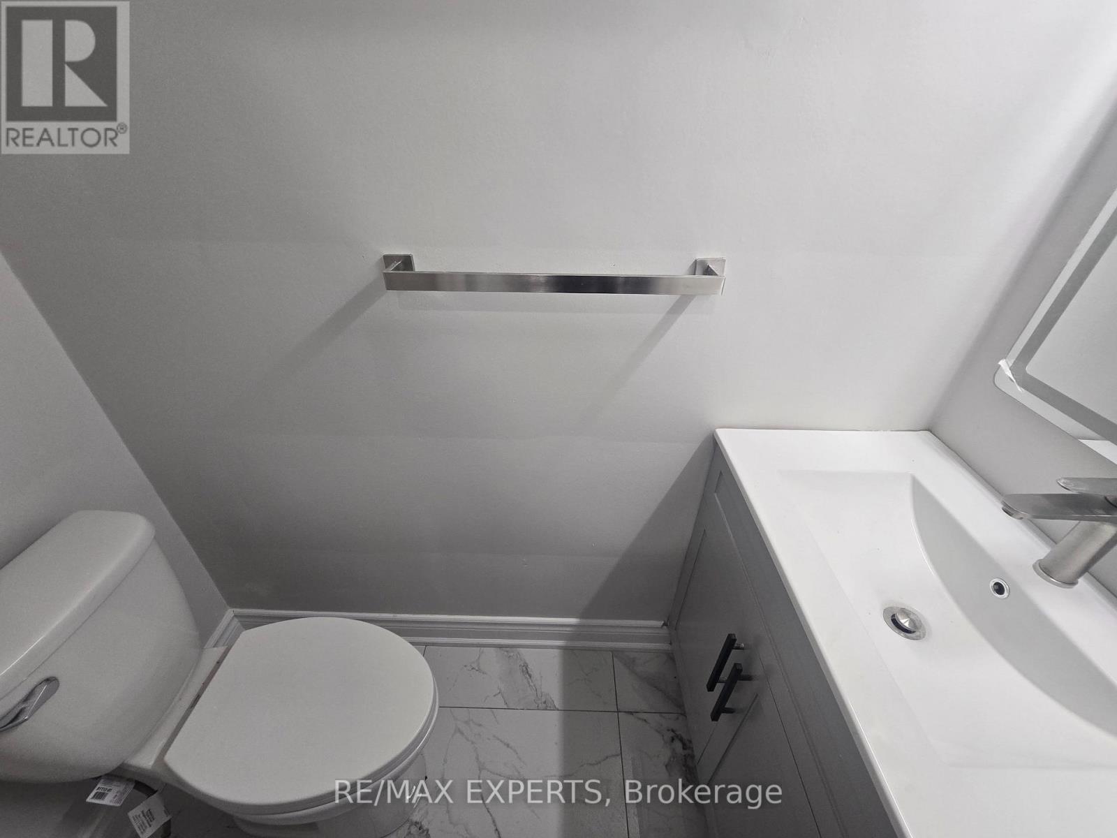 24 Roskell Crescent, Toronto (York University Heights), Ontario  M3J 1E1 - Photo 11 - W13863944
