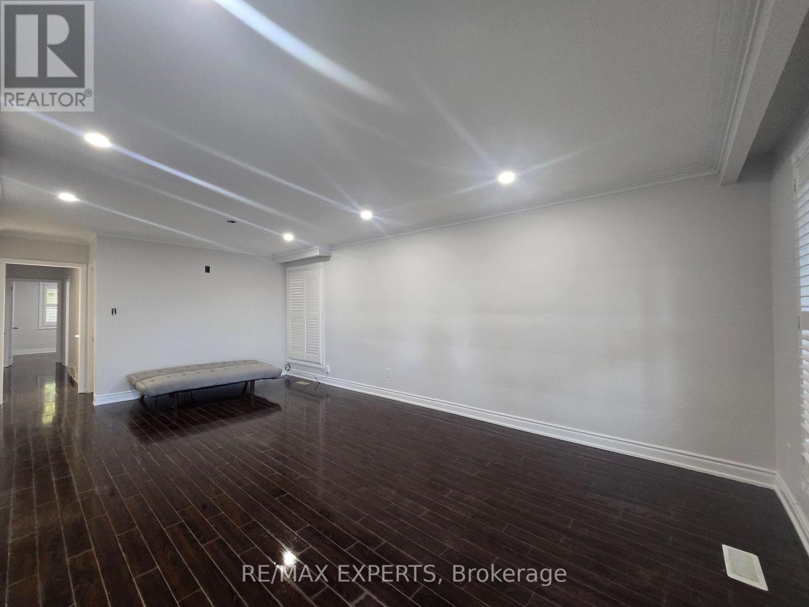 24 Roskell Crescent, Toronto (York University Heights), Ontario  M3J 1E1 - Photo 5 - W13863944