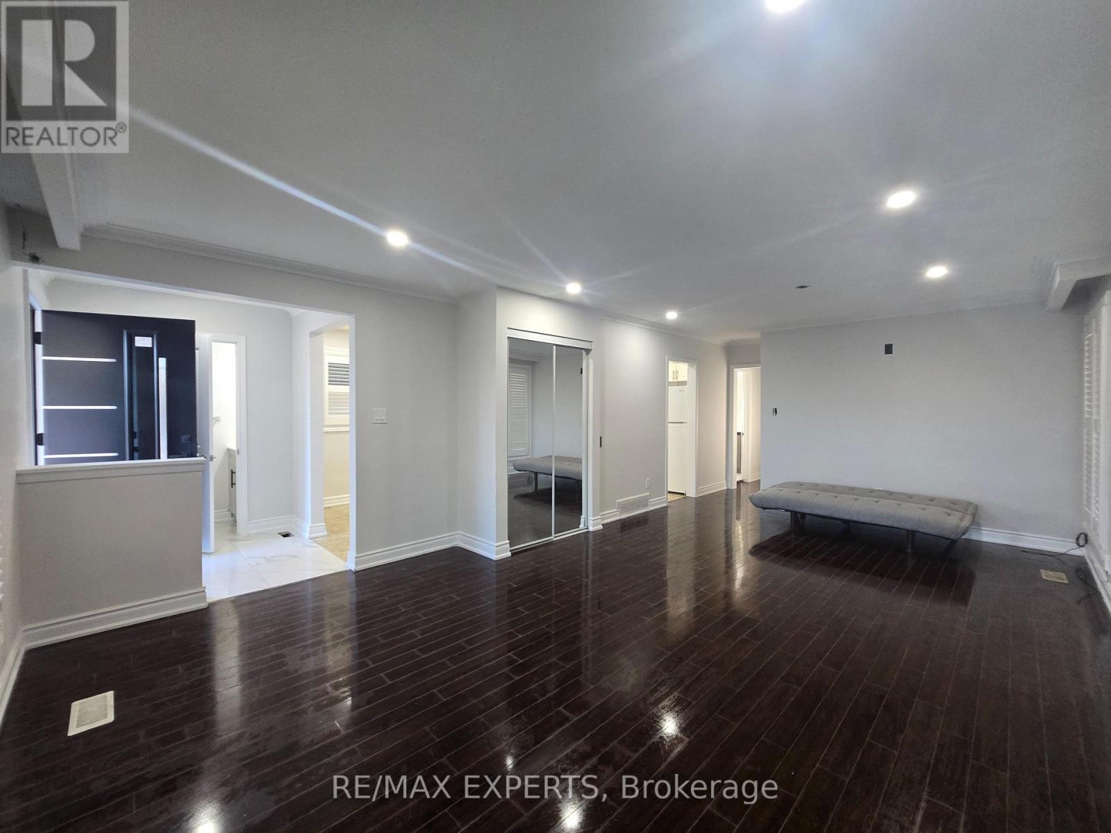 24 Roskell Crescent, Toronto (York University Heights), Ontario  M3J 1E1 - Photo 7 - W13863944