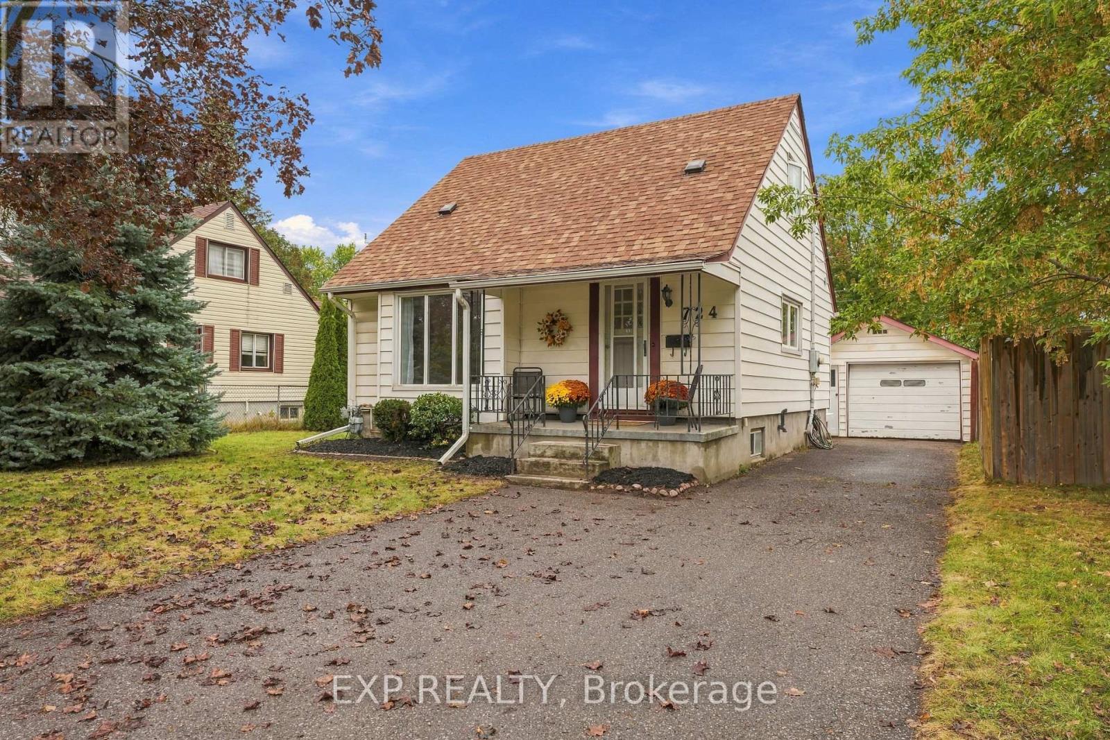 724 Mckellar Street, Peterborough, Ontario  K9J 1R3 - Photo 1 - X13864012