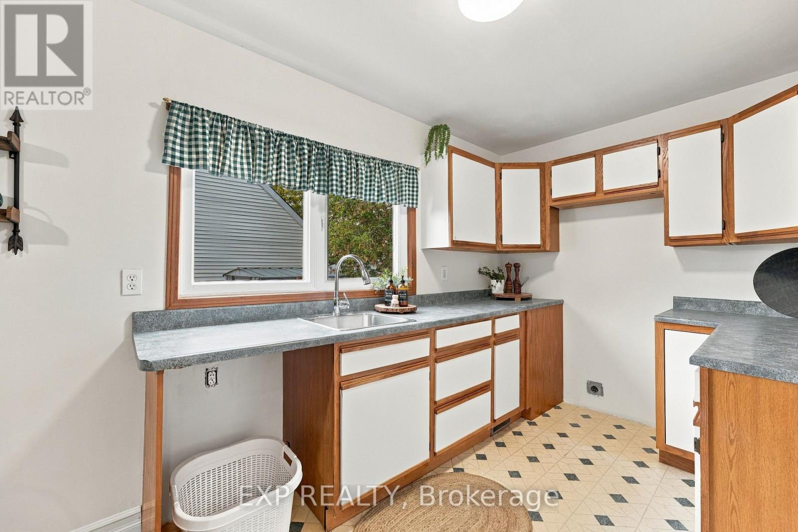 724 Mckellar Street, Peterborough, Ontario  K9J 1R3 - Photo 11 - X13864012