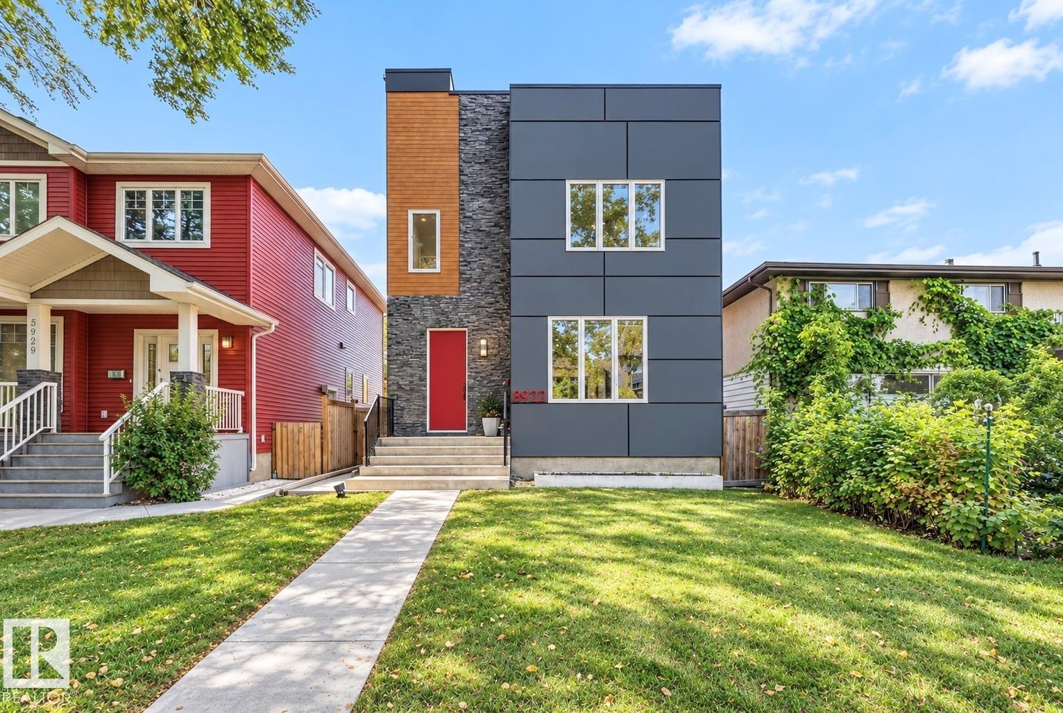 8922 77 AV NW Edmonton Alberta Canada T6C0L9