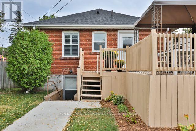17 Loney Avenue, Toronto, Ontario  M3L 1G4 - Photo 26 - W13861650