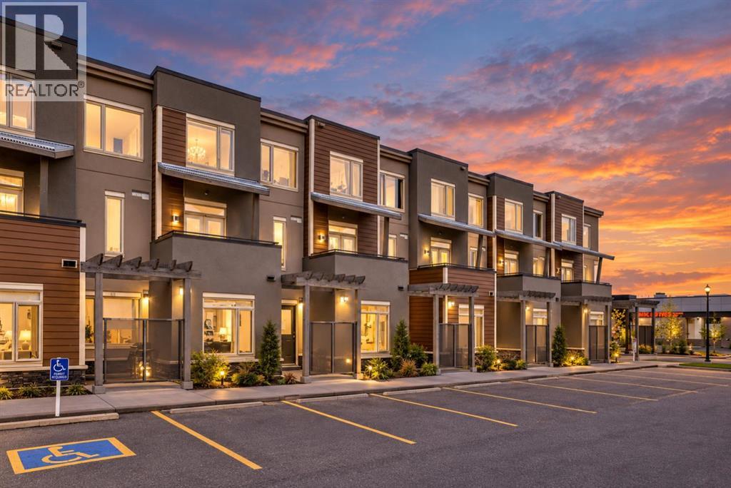 109, 10 Westpark Link SW, Calgary, Alberta  T3H 0Y5 - Photo 1 - A2346032
