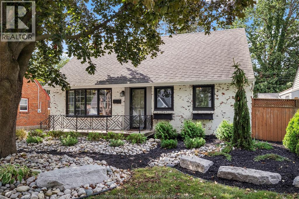 1137 REEDMERE, Windsor, Ontario