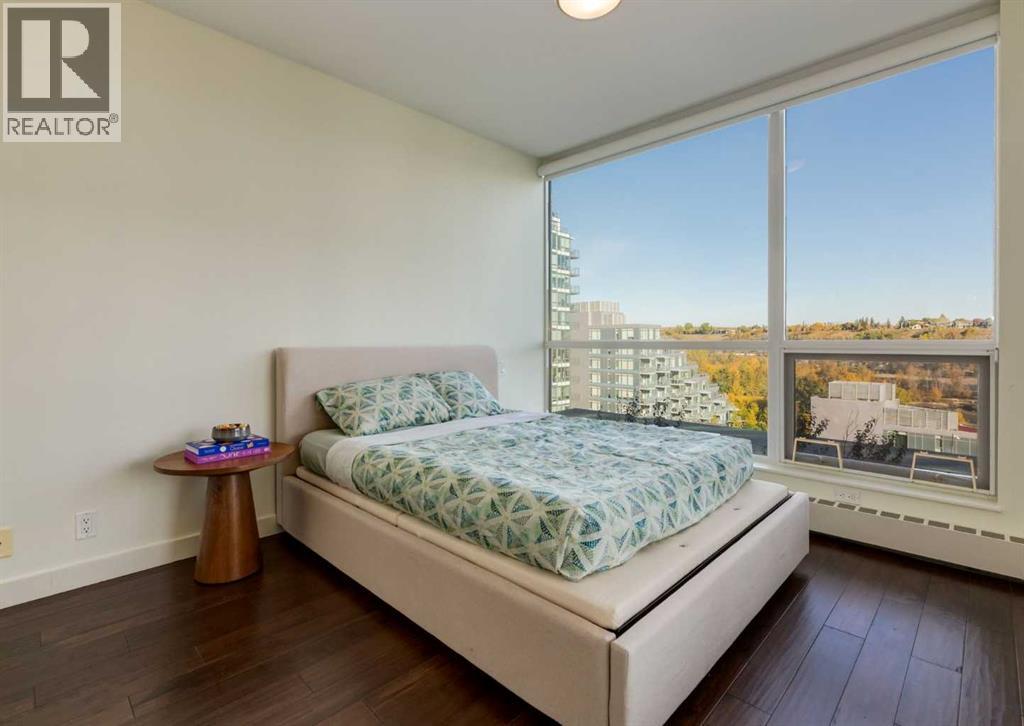 913, 222 Riverfront Avenue SW