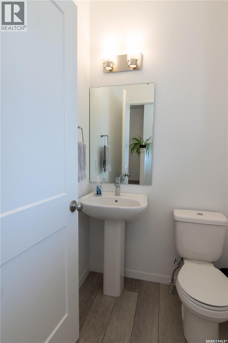 5148 Buckingham Drive E, Regina, Saskatchewan  S4V 3W2 - Photo 9 - SK050335
