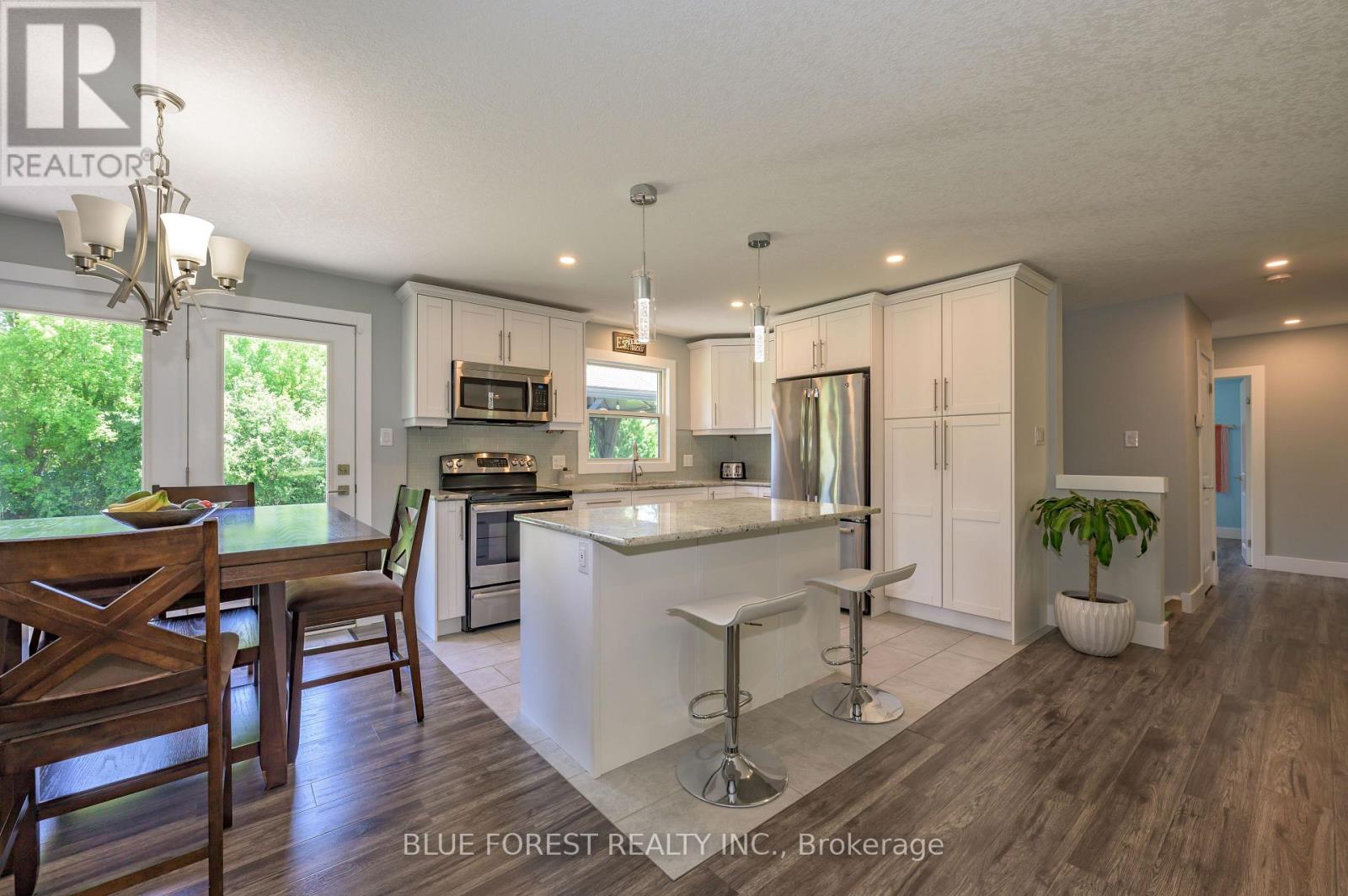 966 Glenbanner Road, London South (South Y), Ontario  N6E 1N2 - Photo 8 - X13864096