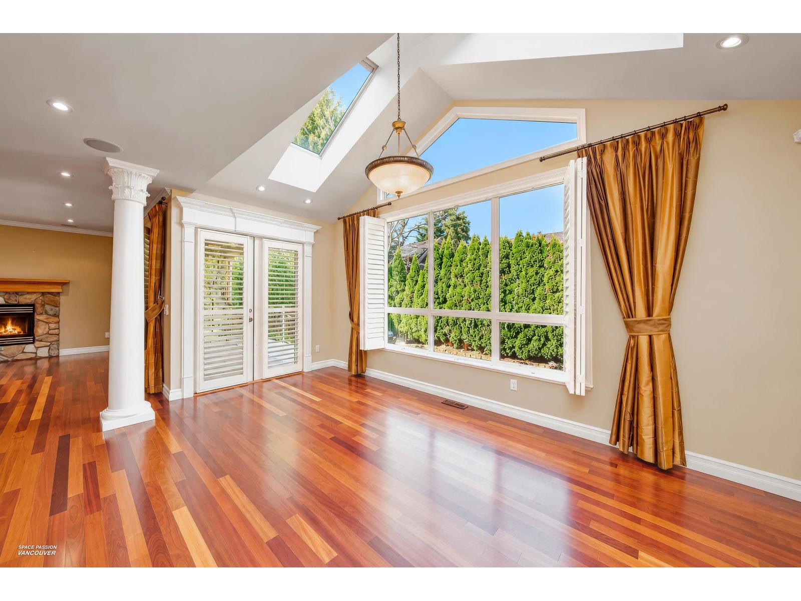 15527 37a Avenue, Surrey, British Columbia  V3Z 0H6 - Photo 5 - R3171504