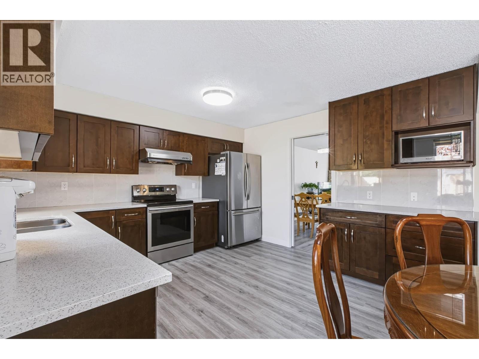 10680 HOLLYMOUNT DRIVE