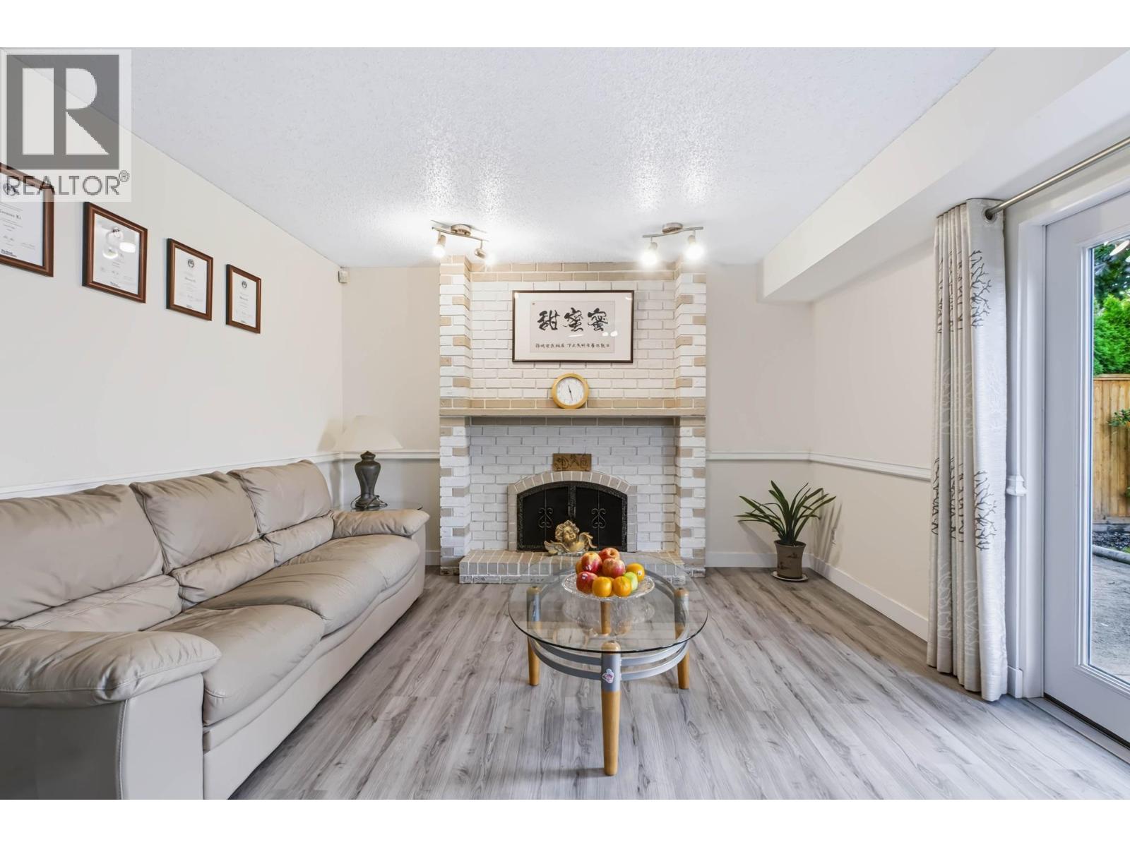 10680 HOLLYMOUNT DRIVE