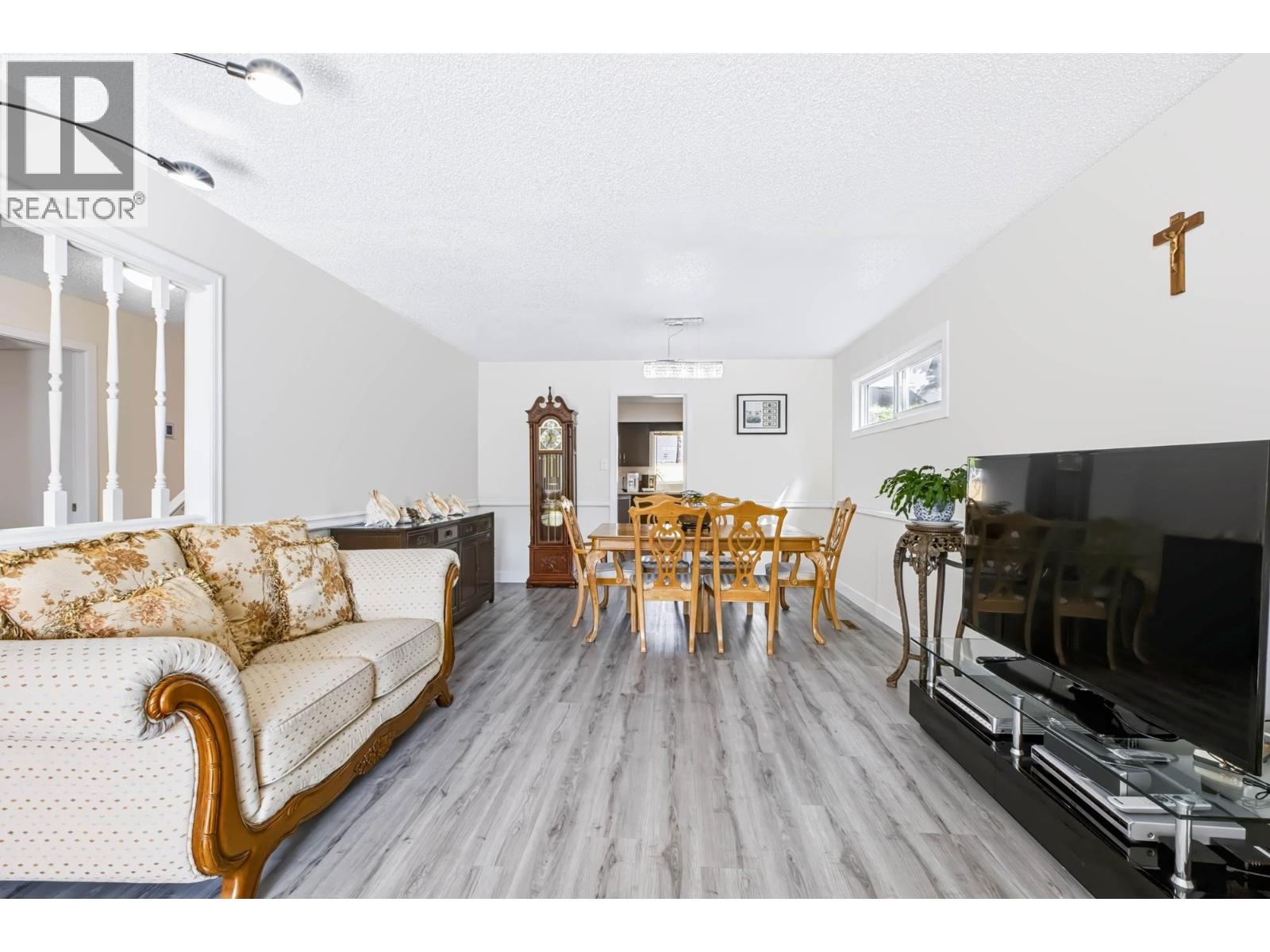 10680 HOLLYMOUNT DRIVE