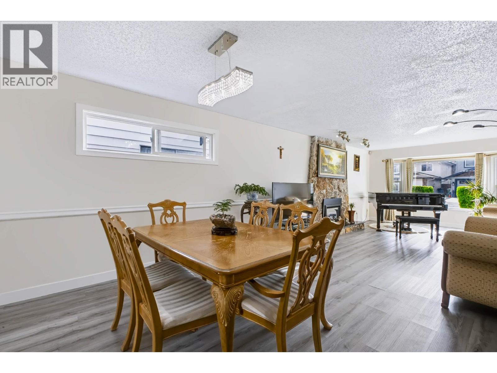 10680 HOLLYMOUNT DRIVE