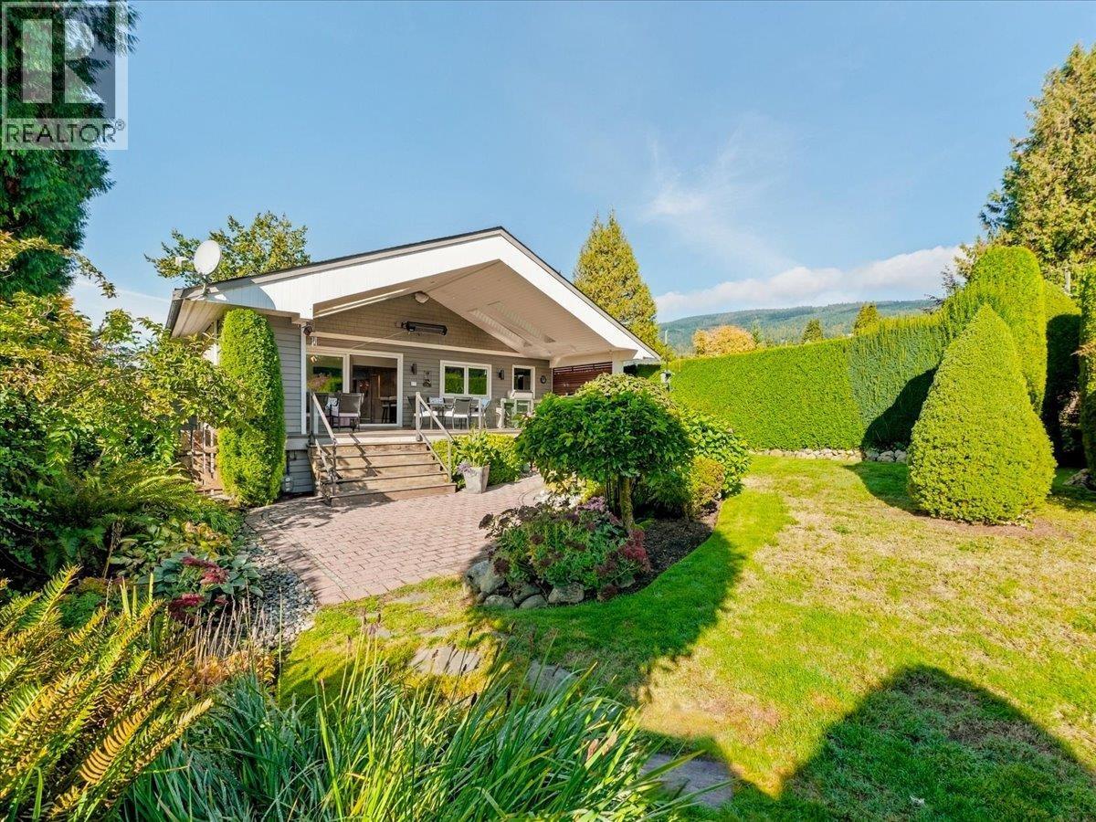 1160 14th Street, West Vancouver, British Columbia  V7T 2R7 - Photo 2 - R3172479