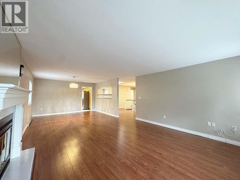 Upper 5225 Canada Way, Burnaby, British Columbia  V5E 3N4 - Photo 3 - R3172481