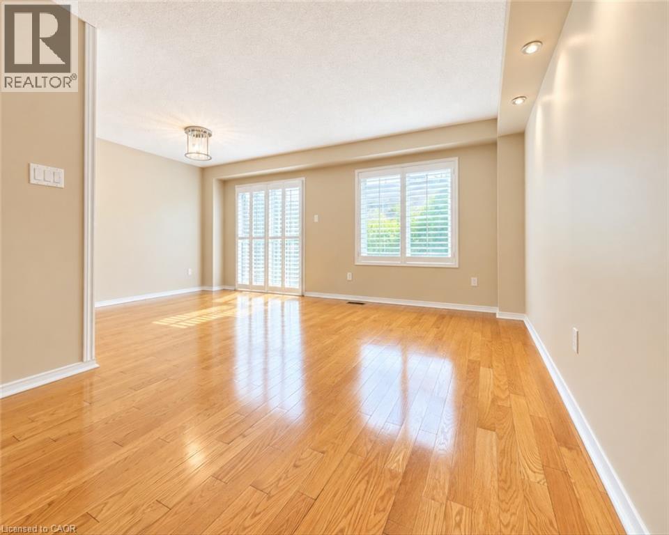 6143 Snowy Owl Crescent, Mississauga, Ontario  L5N 7B5 - Photo 6 - 40869116