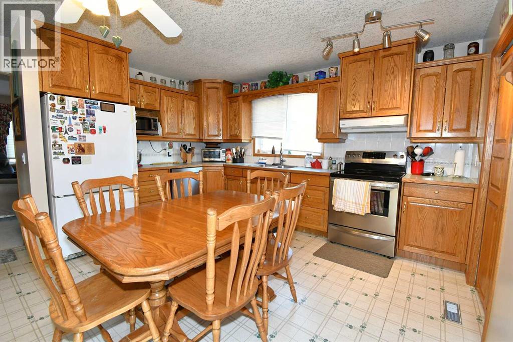 39 Chinook Road W