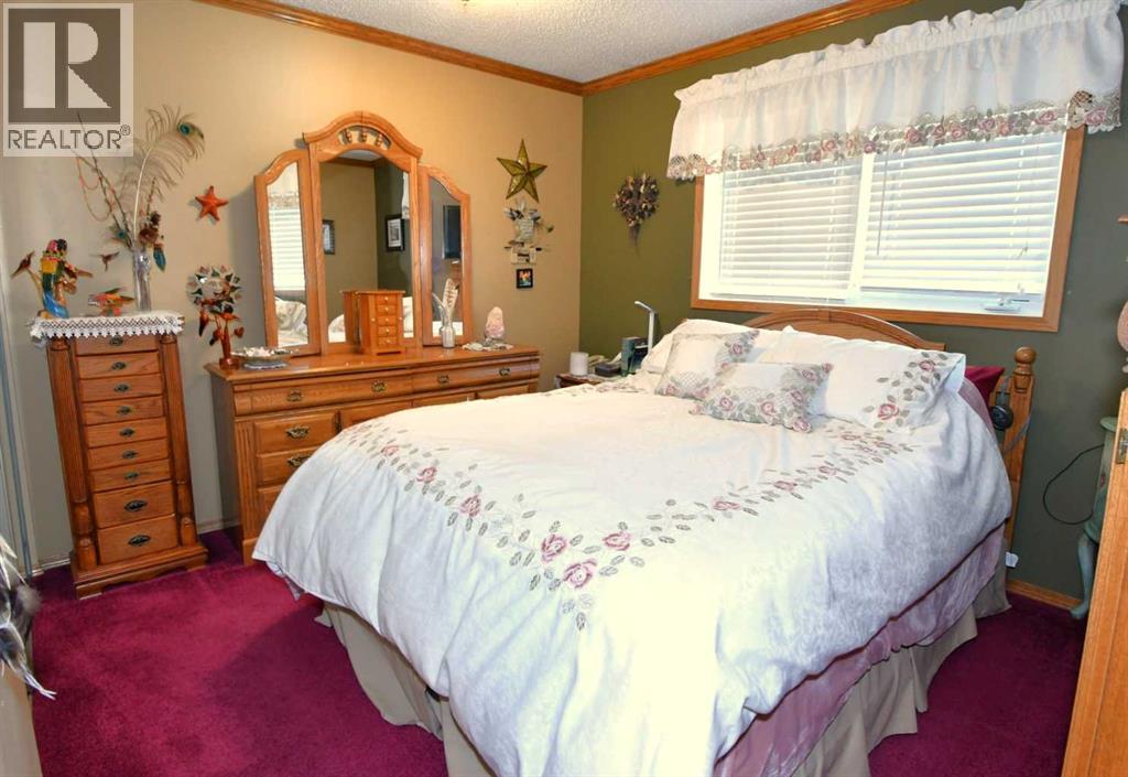 39 Chinook Road W