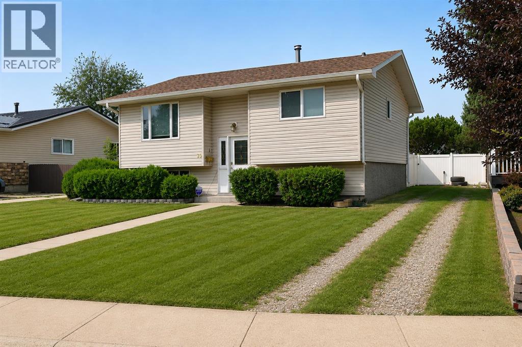 39 Chinook Road W