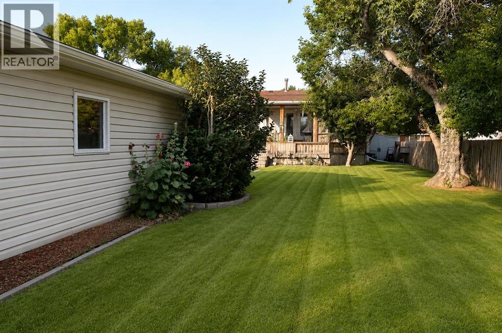 39 Chinook Road W