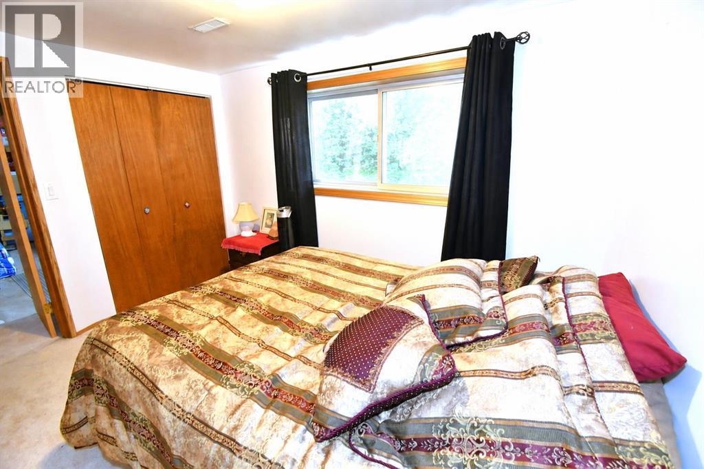 39 Chinook Road W