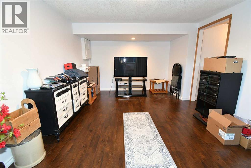 39 Chinook Road W