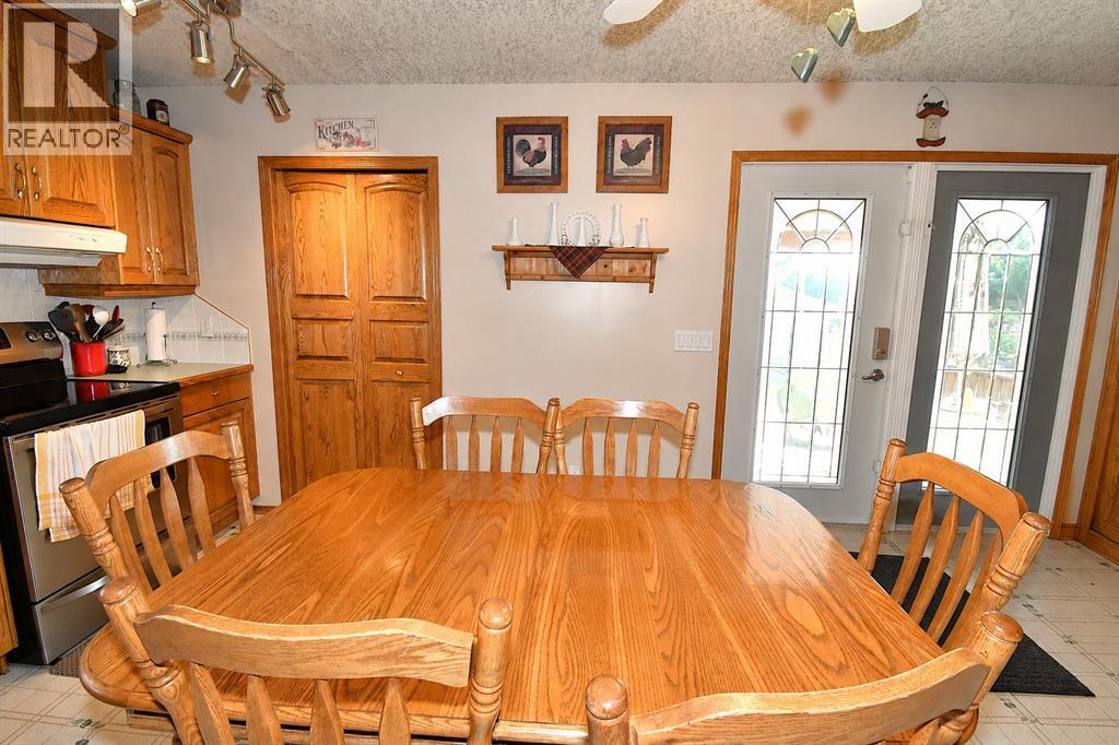 39 Chinook Road W