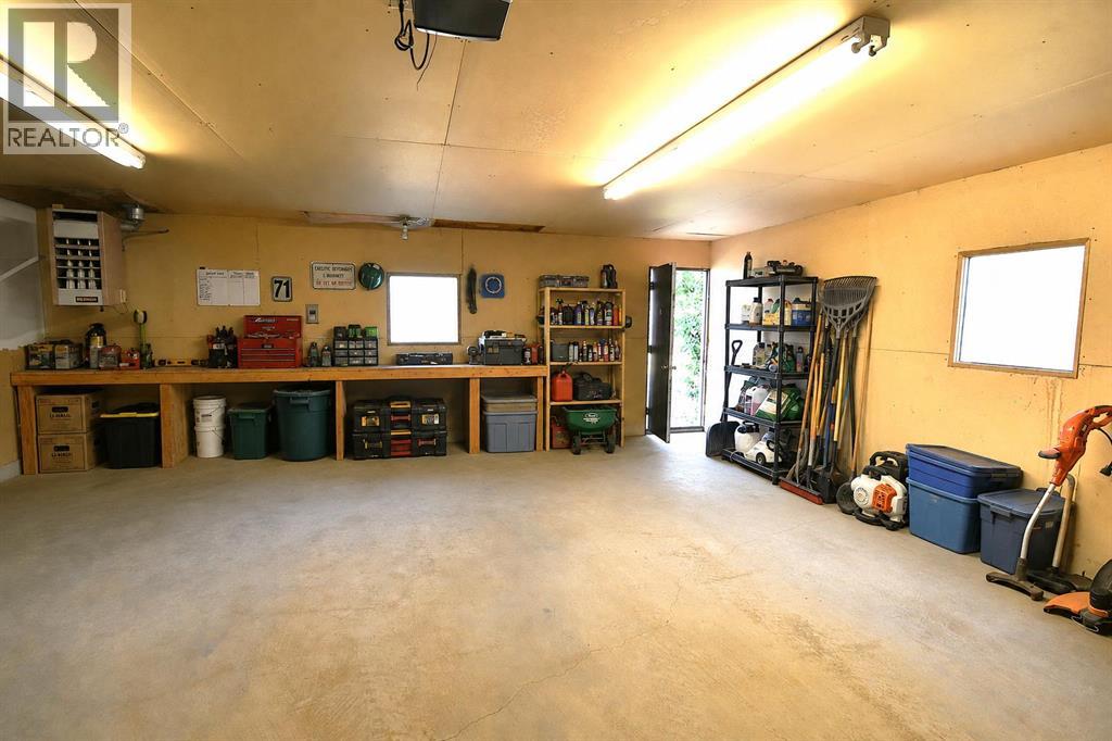 39 Chinook Road W