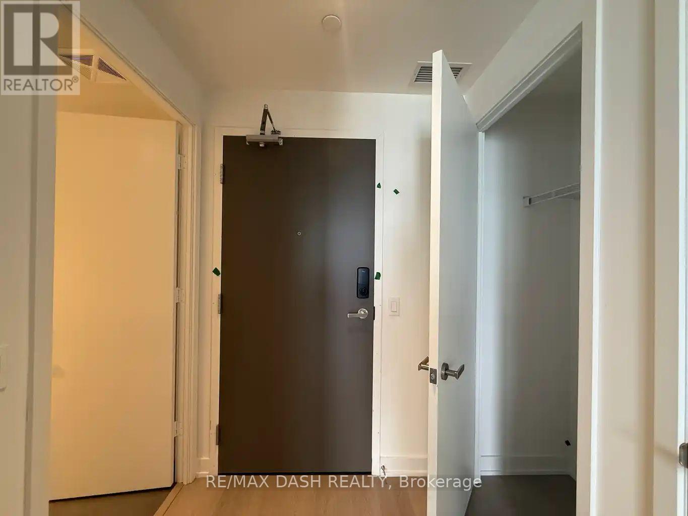 5604 - 448 Burnhamthorpe Road W, Mississauga, Ontario  L5B 0R4 - Photo 2 - W13864072