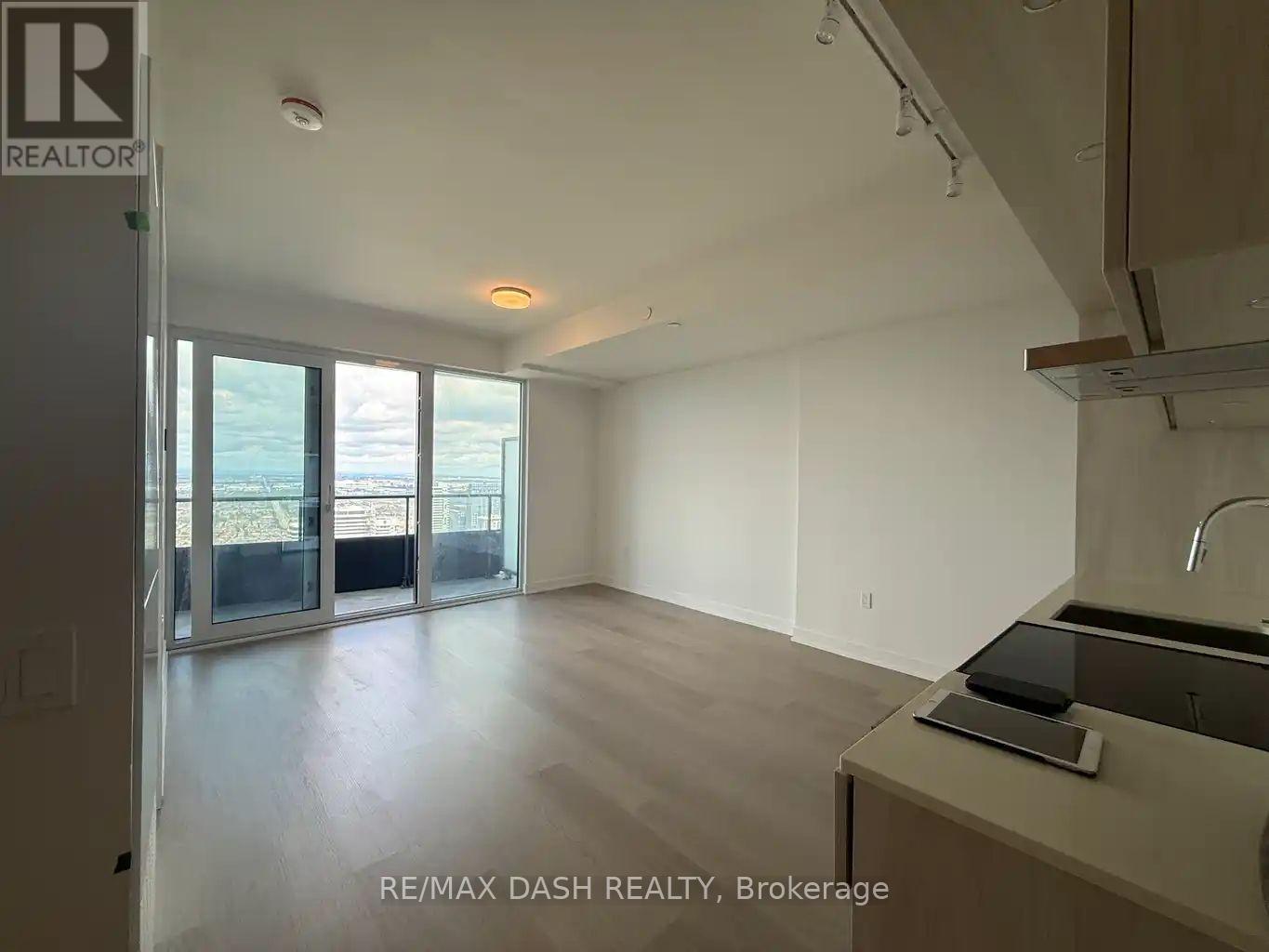 5604 - 448 Burnhamthorpe Road W, Mississauga, Ontario  L5B 0R4 - Photo 3 - W13864072