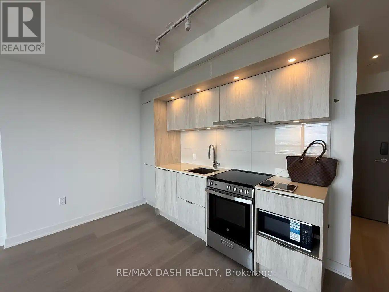 5604 - 448 Burnhamthorpe Road W, Mississauga, Ontario  L5B 0R4 - Photo 4 - W13864072