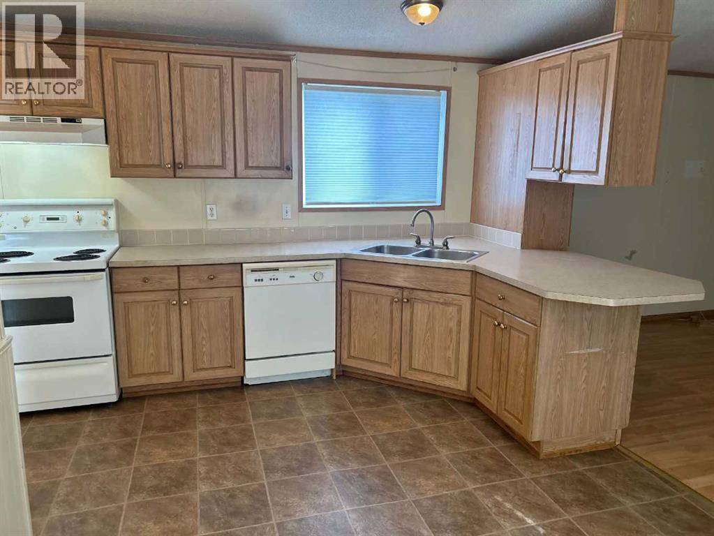 28 Maple Drive W, Brooks, Alberta  T1R 1H8 - Photo 18 - A2349472