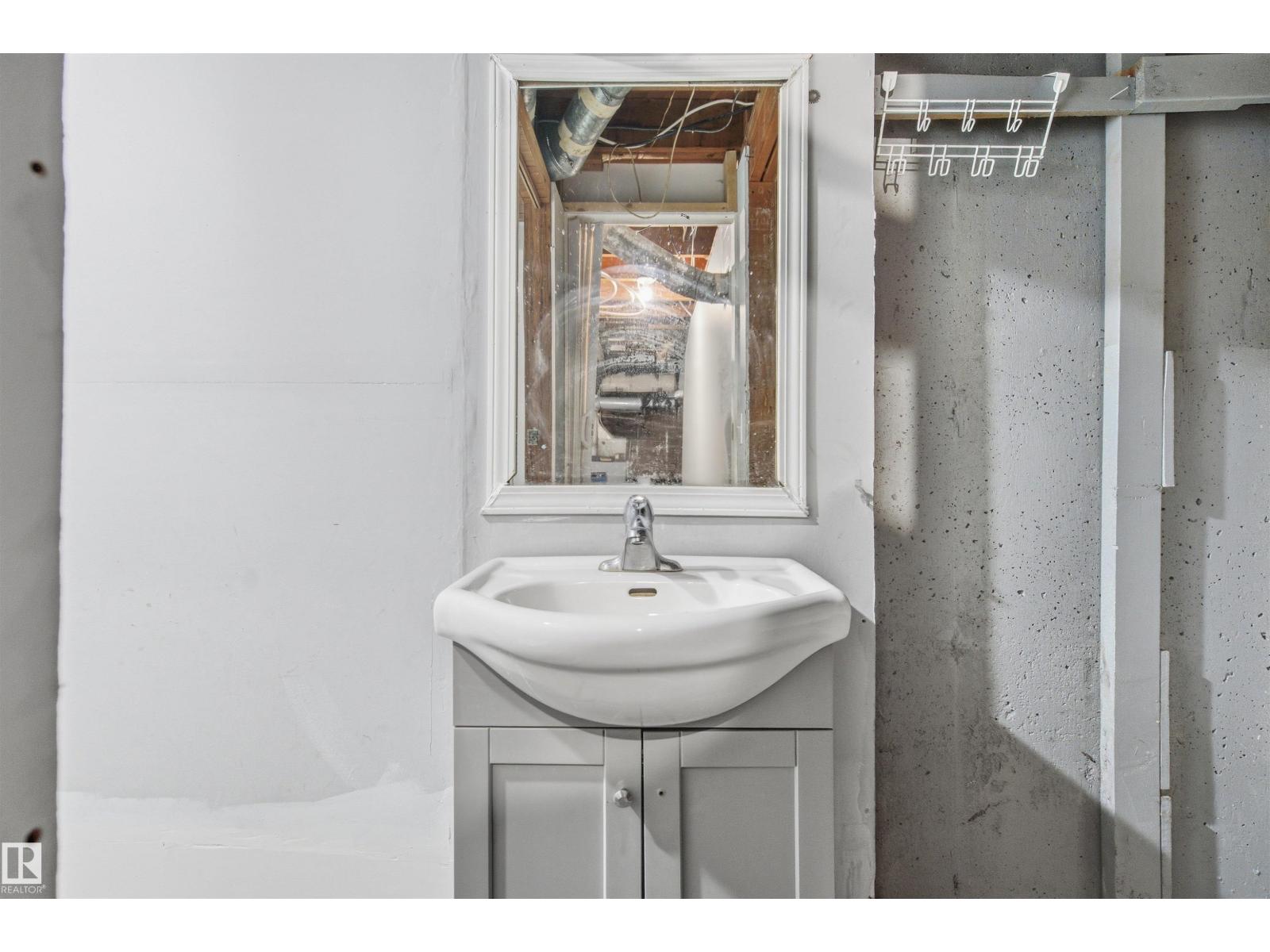 13223 85 ST NW