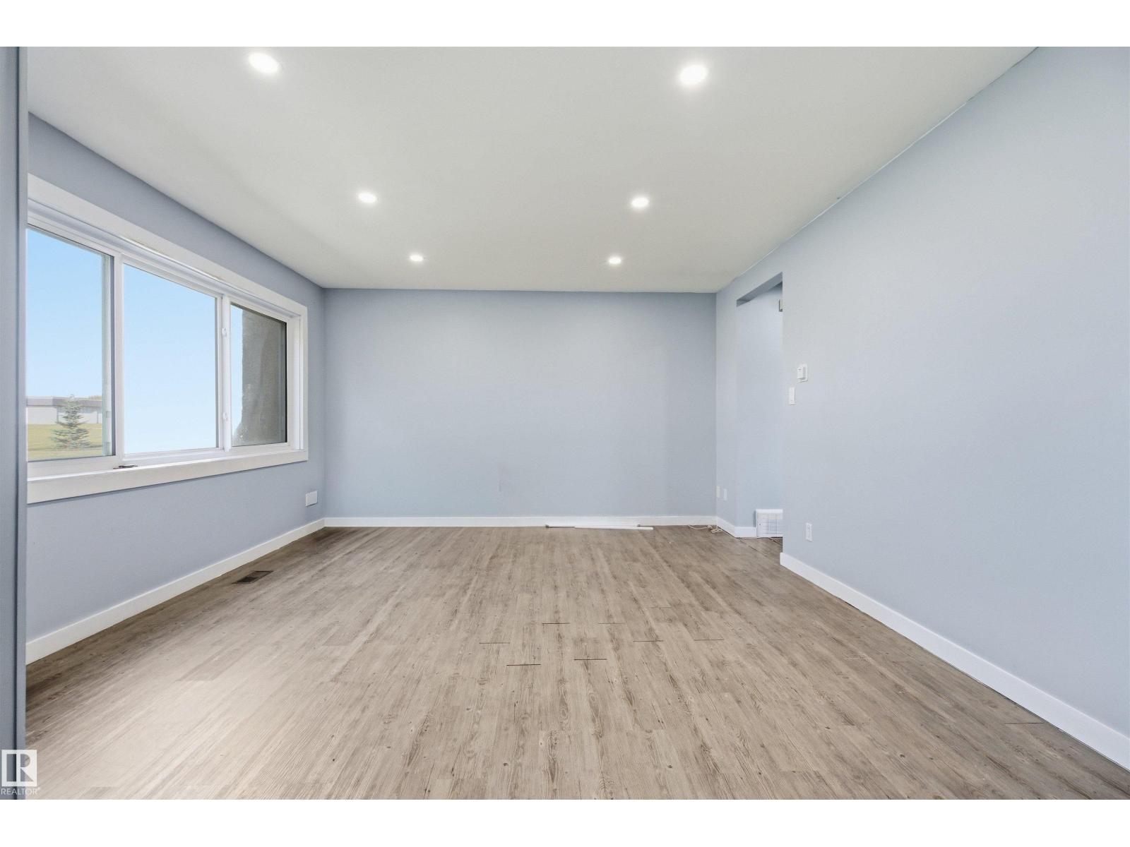 13223 85 ST NW
