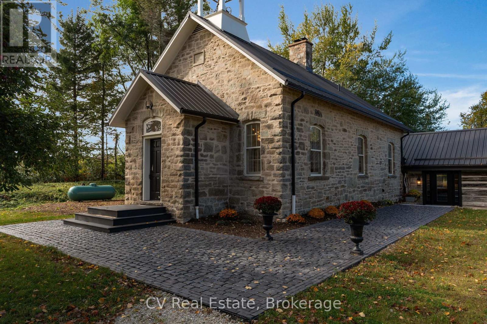 1174 10 Nottawasaga Concession, Clearview, Ontario  L0M 1H0 - Photo 1 - S13862250