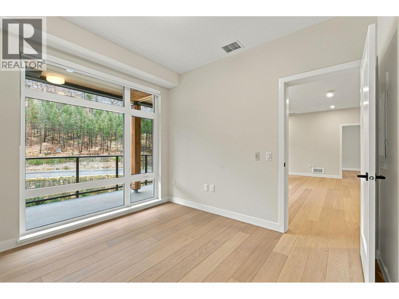 9652 Benchland Drive Unit# 404