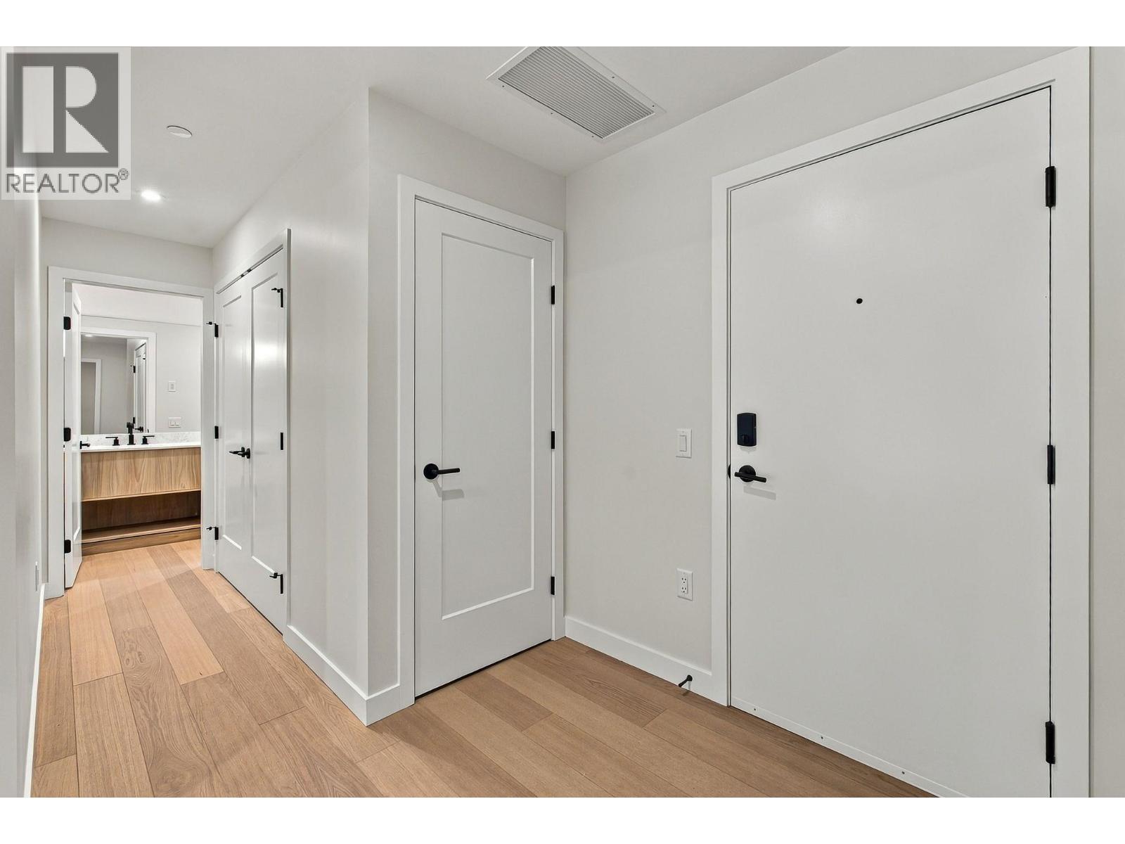 9652 Benchland Drive Unit# 404