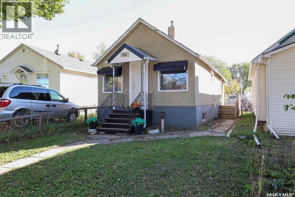 297 Smith Street, Regina, Saskatchewan  S4R 2K8 - Photo 2 - SK050420
