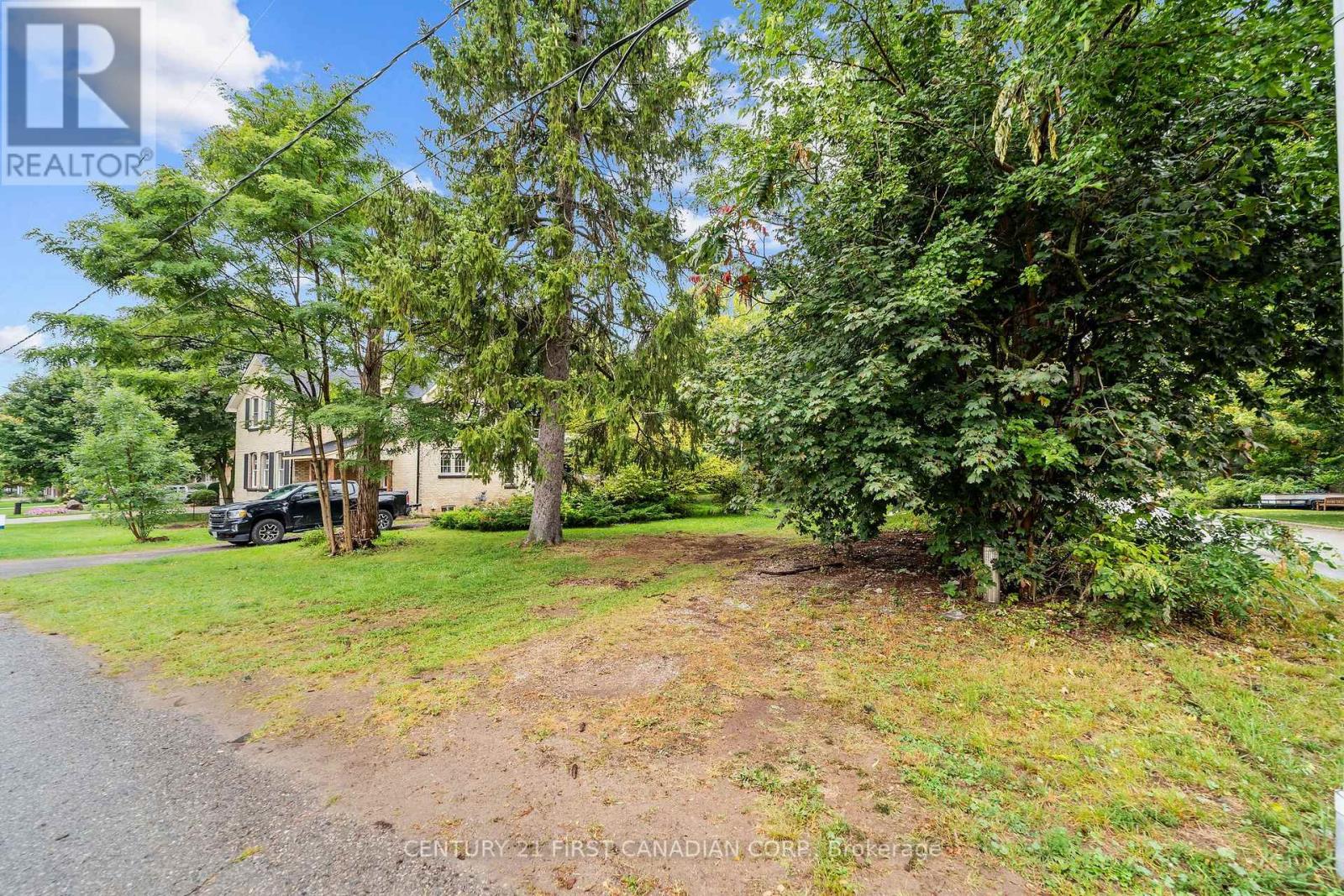 192 Church Street, North Middlesex, Ontario  N0M 1A0 - Photo 3 - X13864424