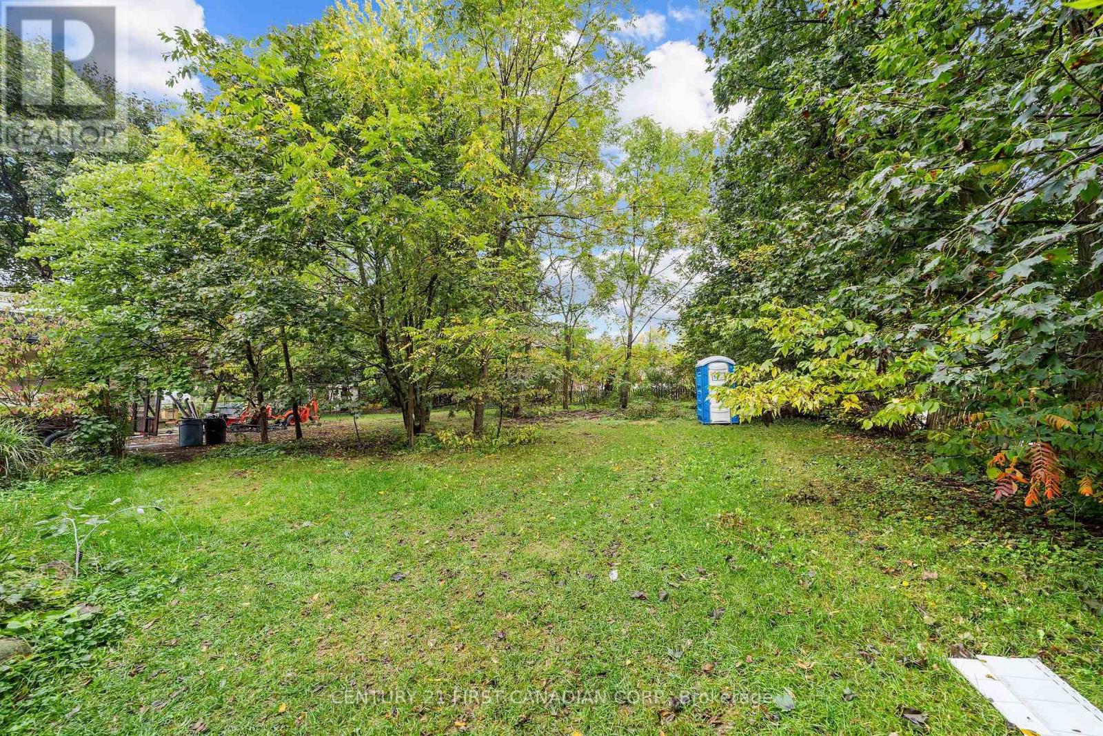 192 Church Street, North Middlesex, Ontario  N0M 1A0 - Photo 5 - X13864424