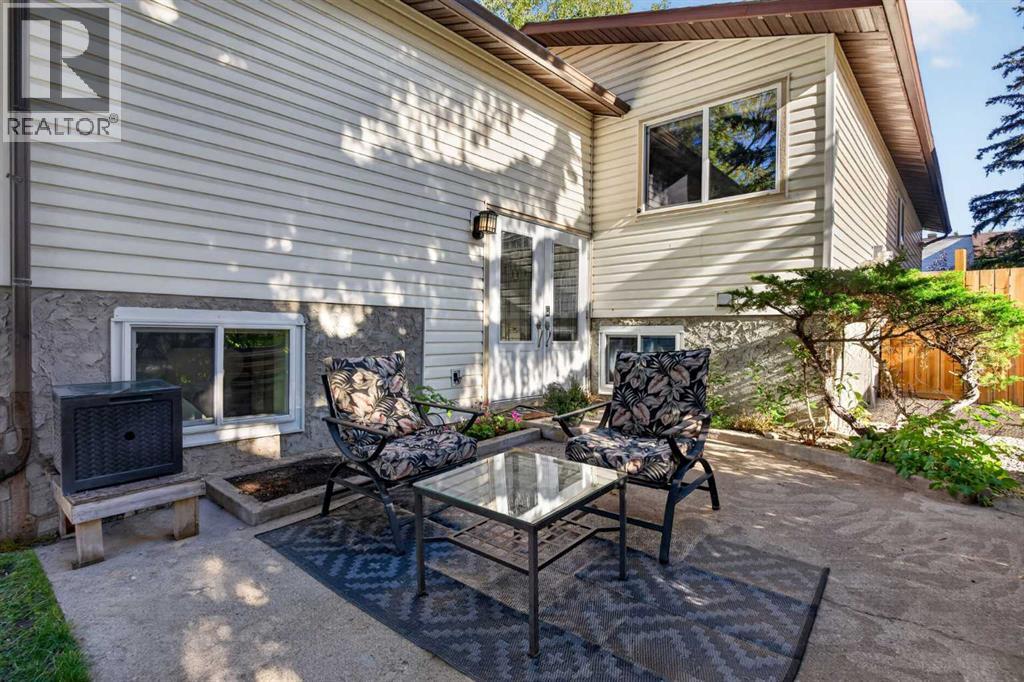 907 Ranchview Crescent Nw, Calgary, Alberta  T3G 1A4 - Photo 5 - A2347748