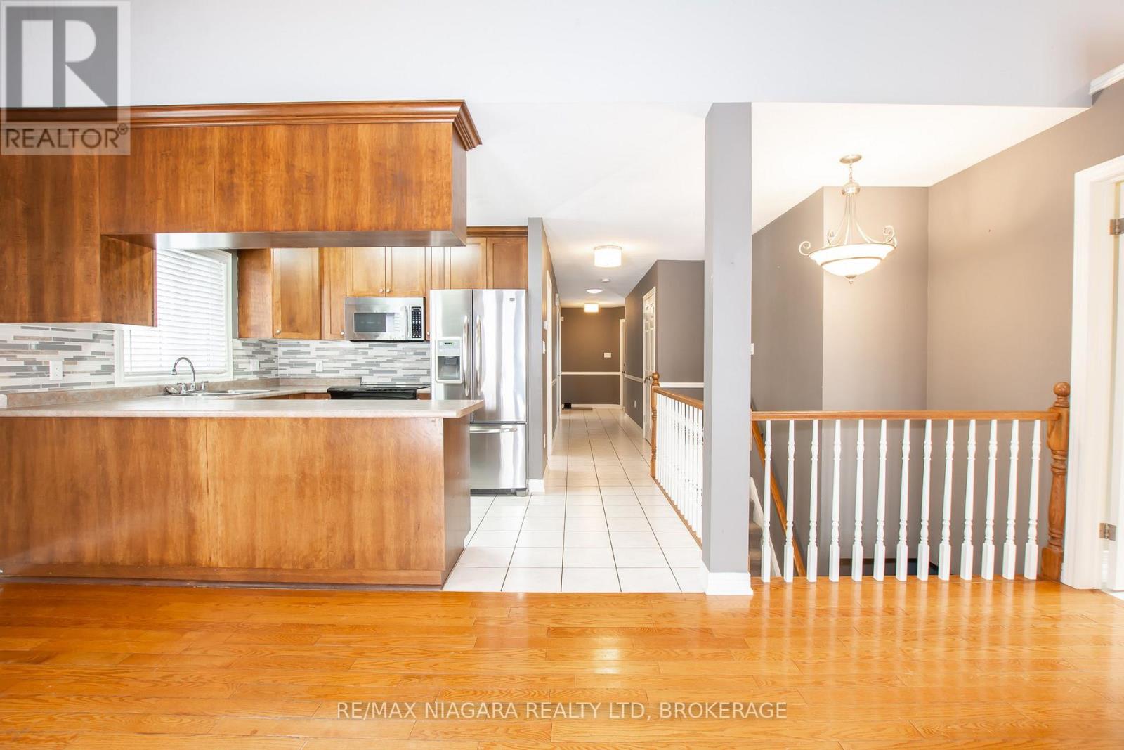 3417 Michelle Court, Niagara Falls, Ontario  L2H 3E7 - Photo 9 - X13862556