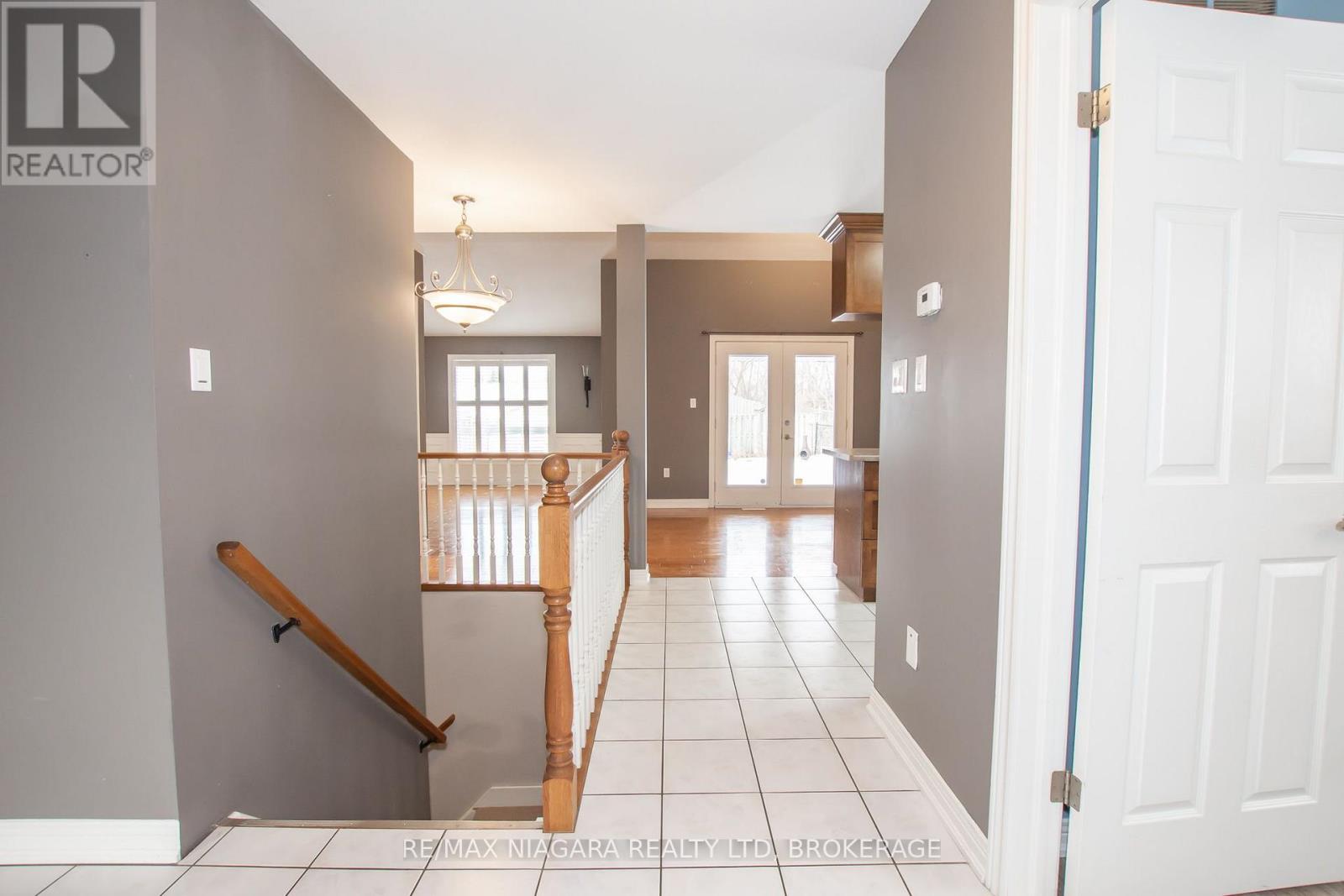 3417 Michelle Court, Niagara Falls, Ontario  L2H 3E7 - Photo 3 - X13862556
