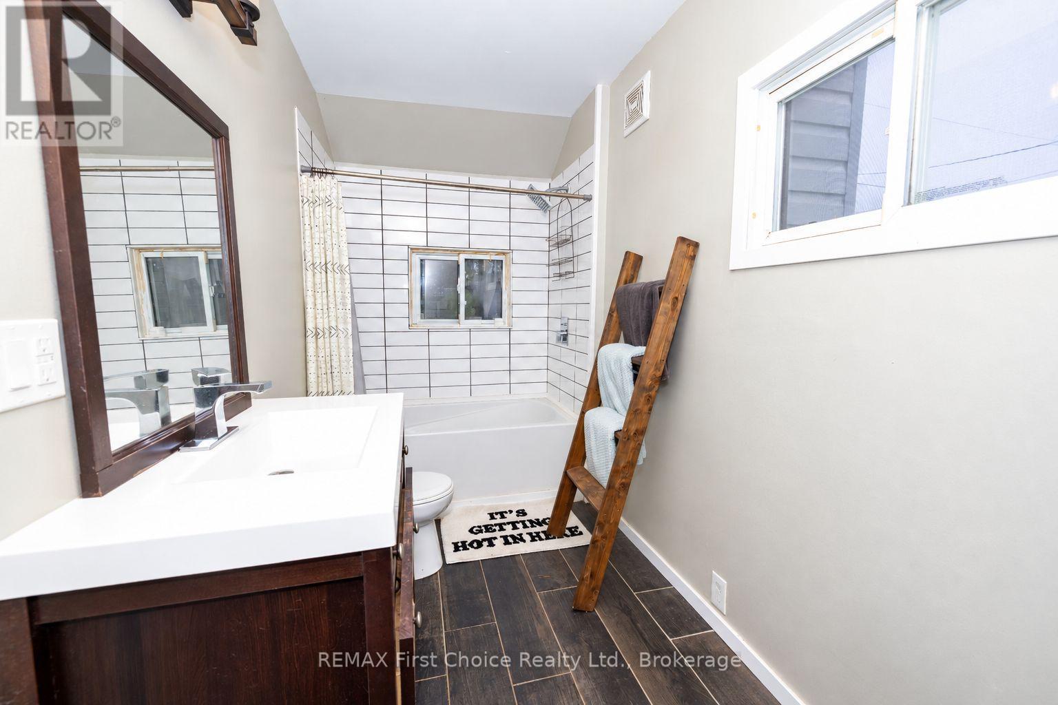 84 Penfold Street, Thunder Bay, Ontario  P7A 3J9 - Photo 11 - X13864290