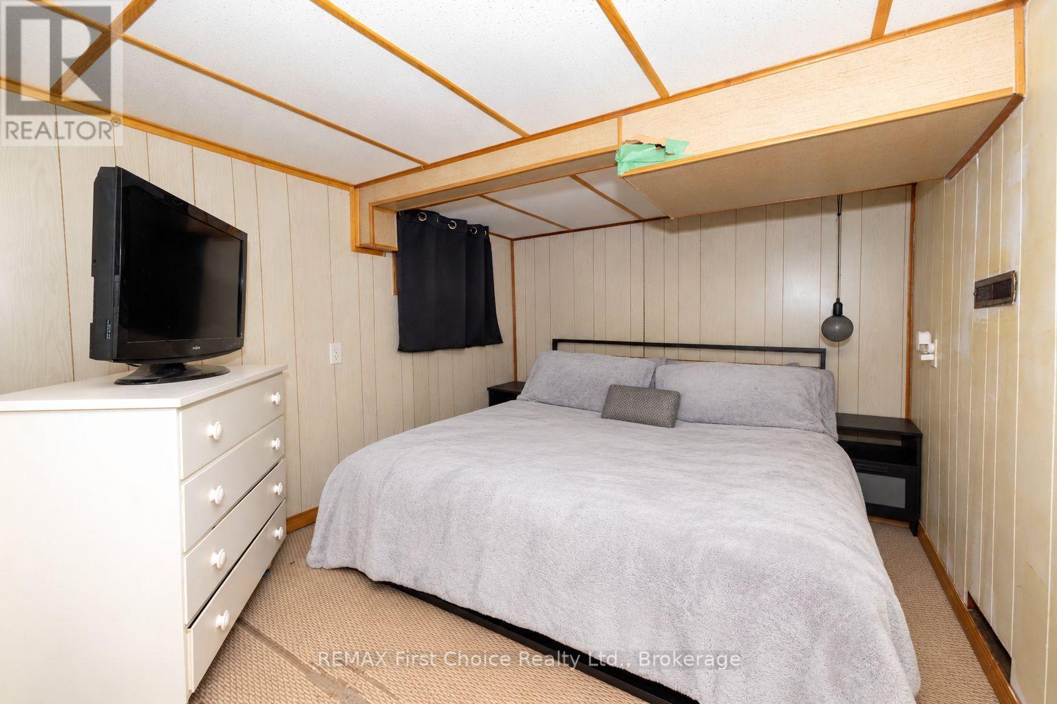 84 Penfold Street, Thunder Bay, Ontario  P7A 3J9 - Photo 13 - X13864290