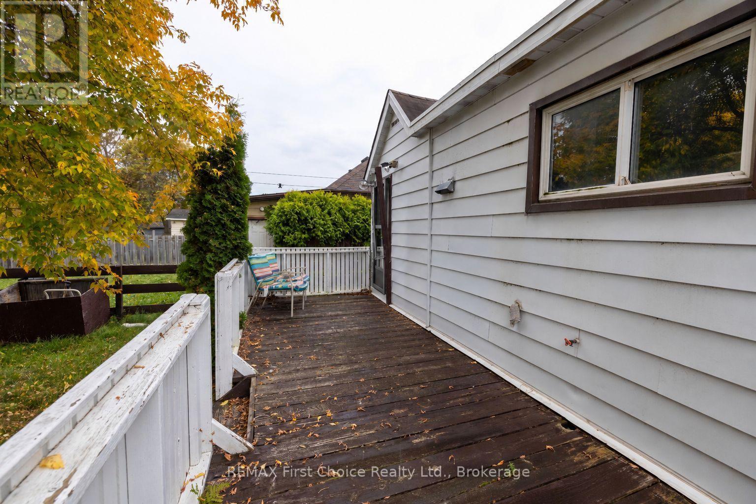 84 Penfold Street, Thunder Bay, Ontario  P7A 3J9 - Photo 17 - X13864290